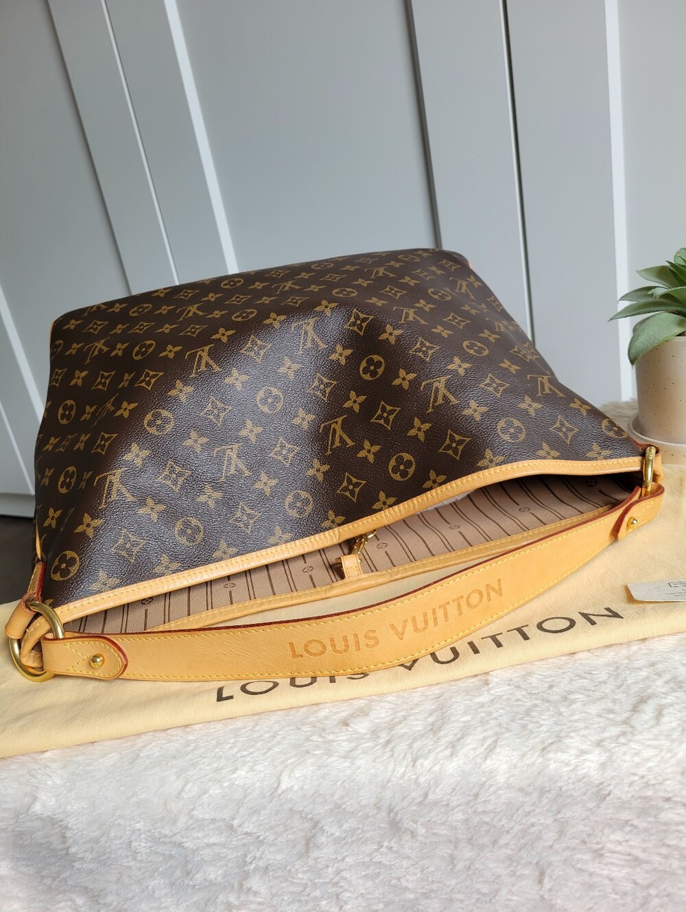 DISCONTINUED 💕Authentic Louis Vuitton DELIGHTFUL MM Hobo Shoulder Bag Monogram - Picture 3 of 16